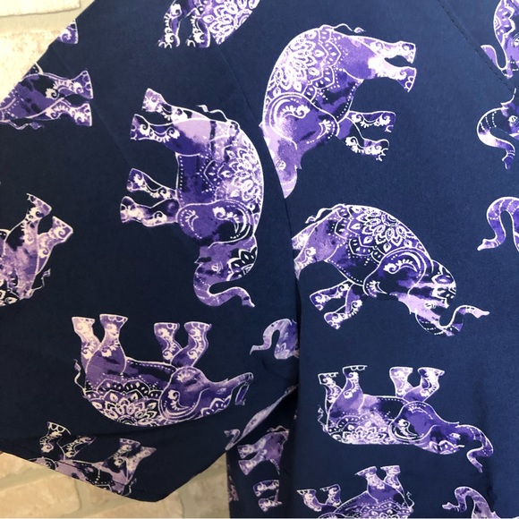 NWT Wink Purple Elephant Pattern Short Sleeve Scrub Top multiple sizes - Picture 2 of 16